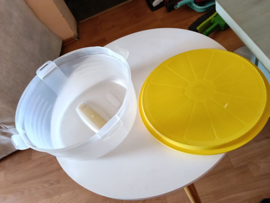 Pojemnik na ciasto jedzenie