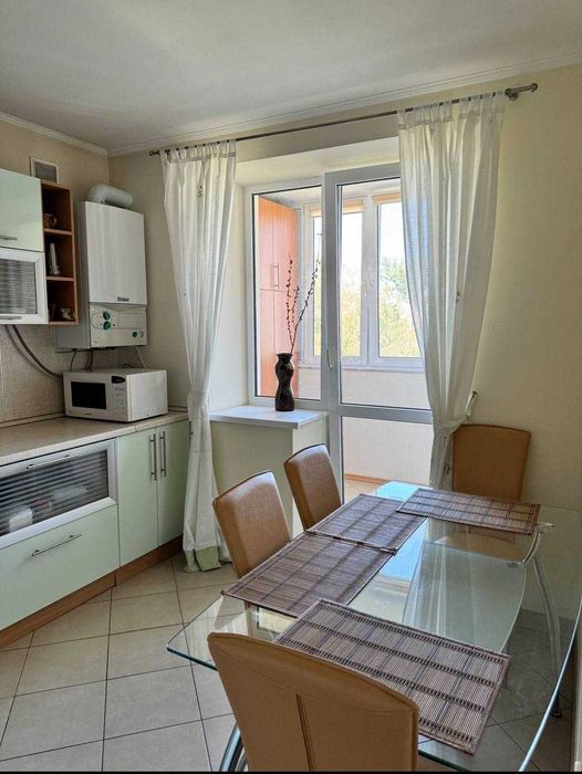 Здам чудову 2х кімнатну квартиру на Виставці!