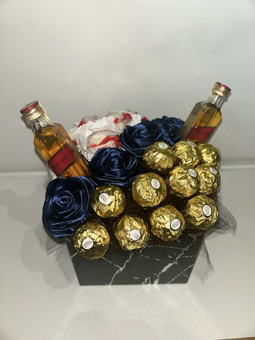 ŚWIĘTA, ROCZNICE, WALENTYNKI. Bukiet i boxy z wiecznych róż