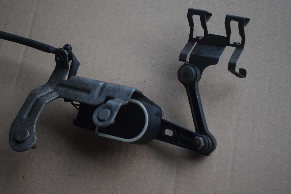 czujnik poziomowania świateł MERCEDES E-KLASA W213 W238 COUPE 18R.