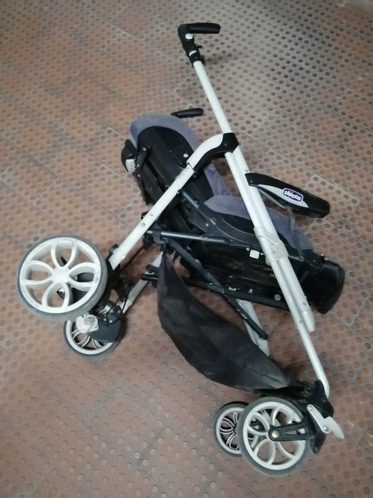 Chicco Lite Way Carrinho Bebé. cinzento, em ótimo estado. Tudo funcion
