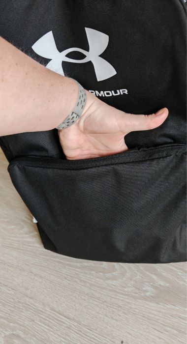 Plecak Under Armour czarny 25l do szkoły na trening