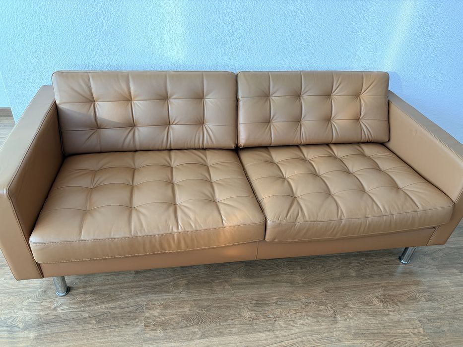 Sofa em Pele Camel