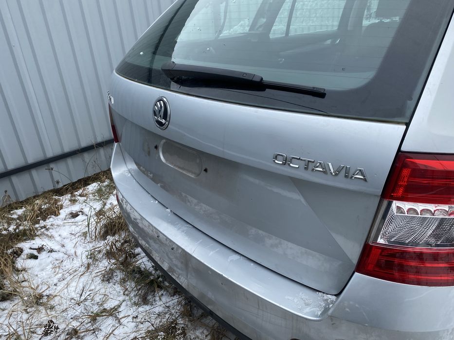 Ляда кришка багажника Skoda Oktavia A7 Шкода Октавія А7