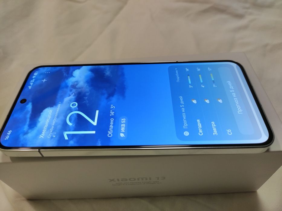 Xiaomi 13 смартфон