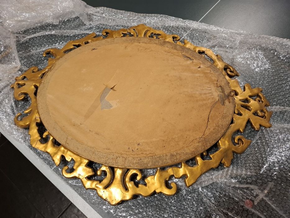 Espelho oval moldura dourada