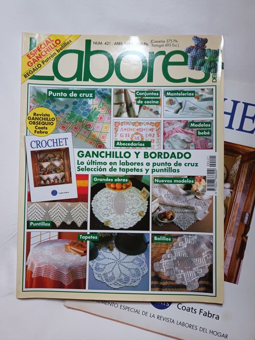 Revista "Labores" com suplementos
