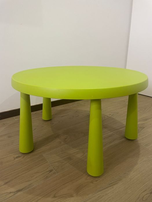 Mesa e banco, criança64741009551235122