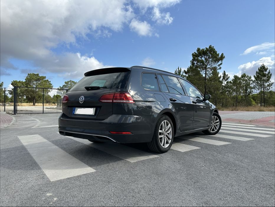 VW Golf Variant 1.0 TSI DSG 115cv | ACC | Câmara | Full LED | CarPlay