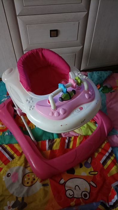 Продам ходунки для девочек. Bambi.