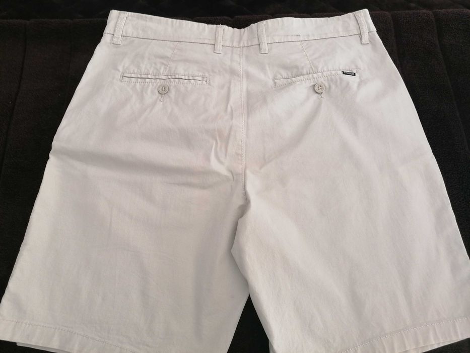 Calções de homem em Bege - Pull and Bear