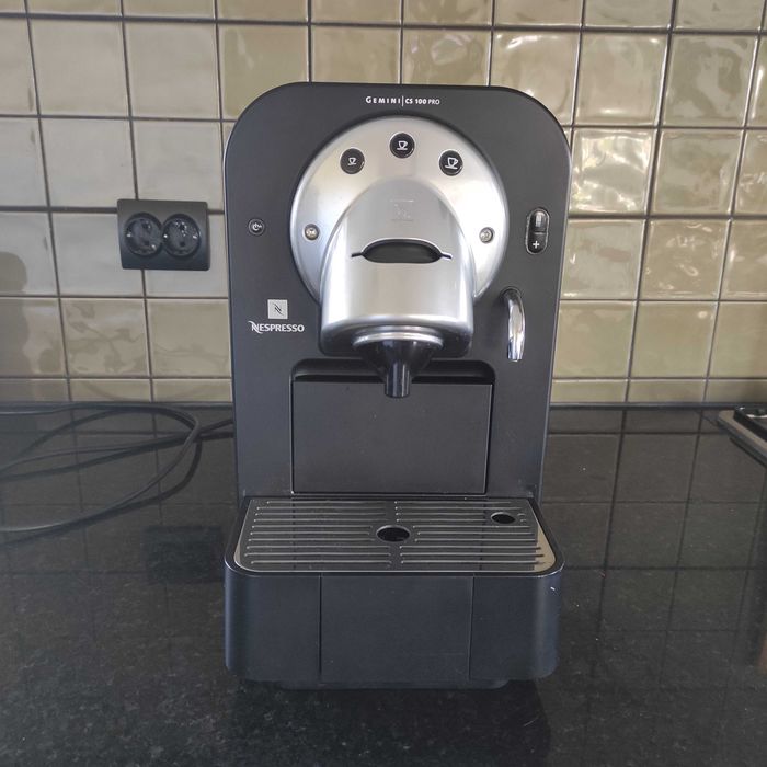 Maquina de Café Nespresso Pro