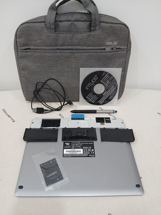 Wacom Intuos Pen & Touch Medium” de 2013 (LER DESCRIÇÃO)