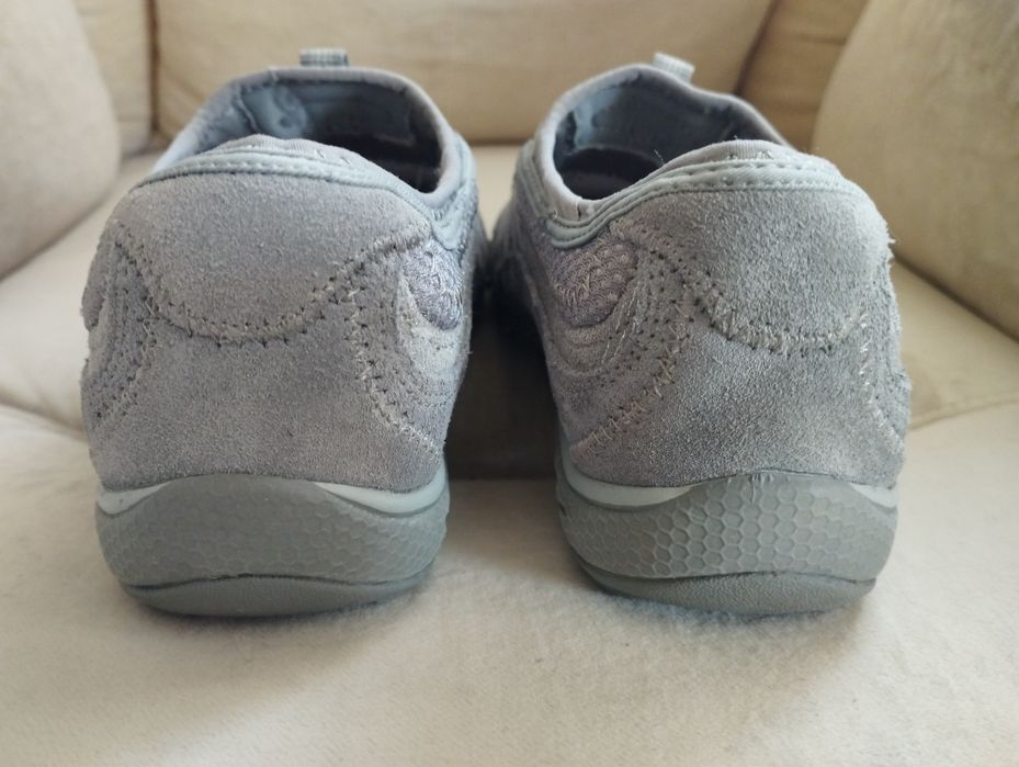 Кросівки Skechers. Розмір: 37