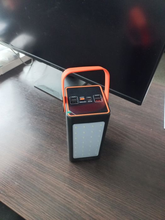 Потужний Павербанк 112 800mAh з ліхтарем