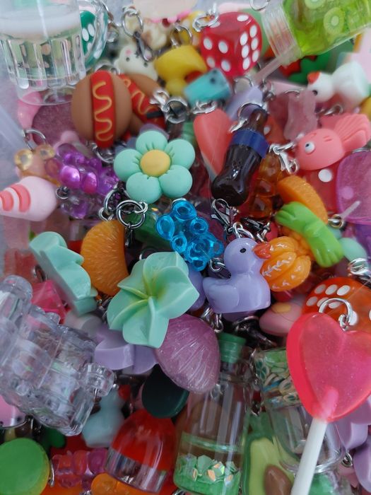 10szt charms hobby horse losowe