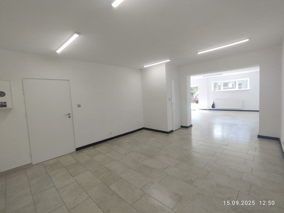 Lokal handlowo -usługowy do wynajęcia Al.Armii Kranowej 25A