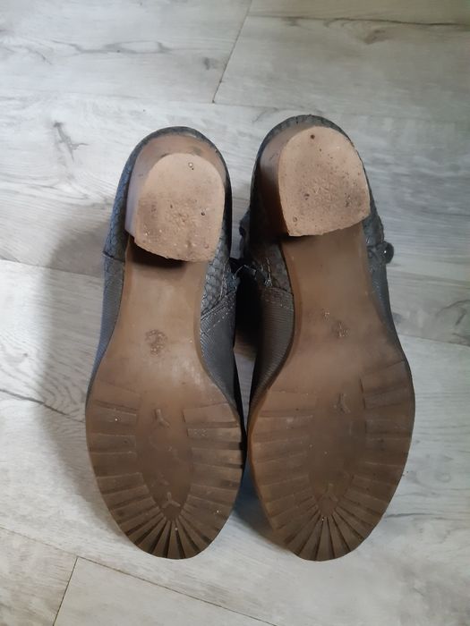 Szare botki na 4.5 cm obcasie podbitym u szewca rozmiar 37 zapinane