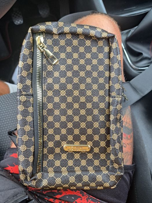 Meska torebka na klatke piersiowa