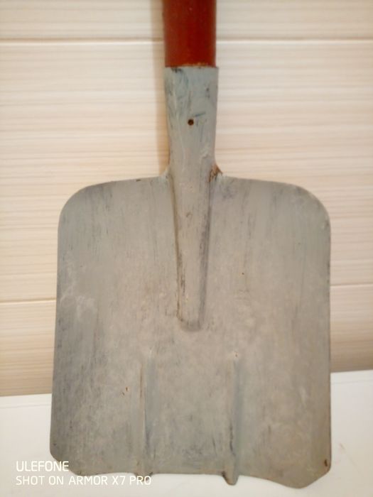 Продам лопату совковую.