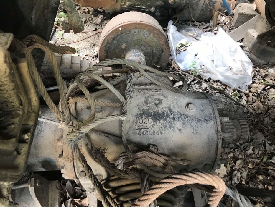 Продам запчасти Татра  стрелу  цилиндры подъема автокран Татра АД 28