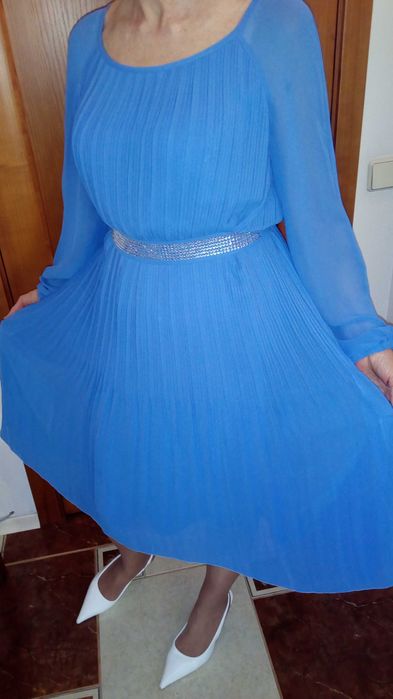 свято два дні- 1 костюм + коктельна сукня , 2 легка блакитна сукня