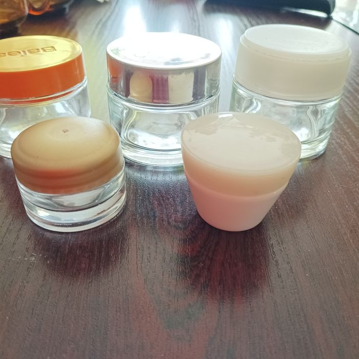 86*Szklane słoiczki po kremach 5 sztuk