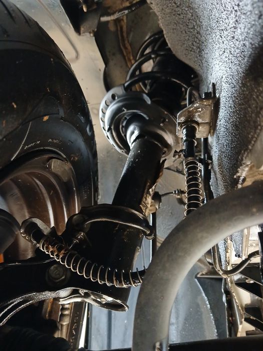 Amortecedor frente esquerdo KIA Venga Van (YN)