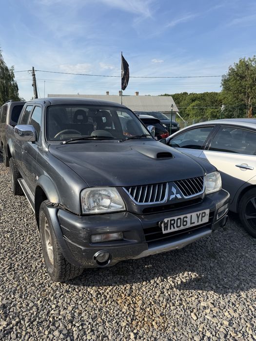 Mitsubishi L200 пікап
