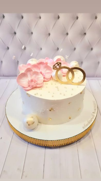 Свадебный торт и каравай