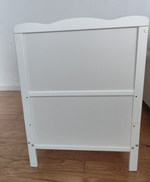Cama de grades com colchão incluído