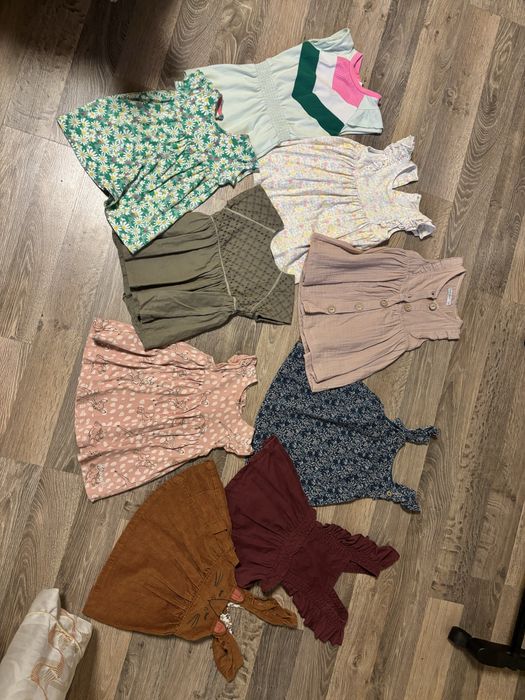 Продам сукні на дівчинку