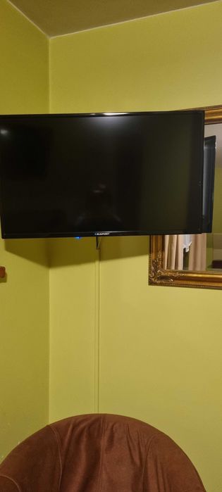 9 telewizorów cale od 32 z uchwytem do sciany wyprzedaż pensjonatu do