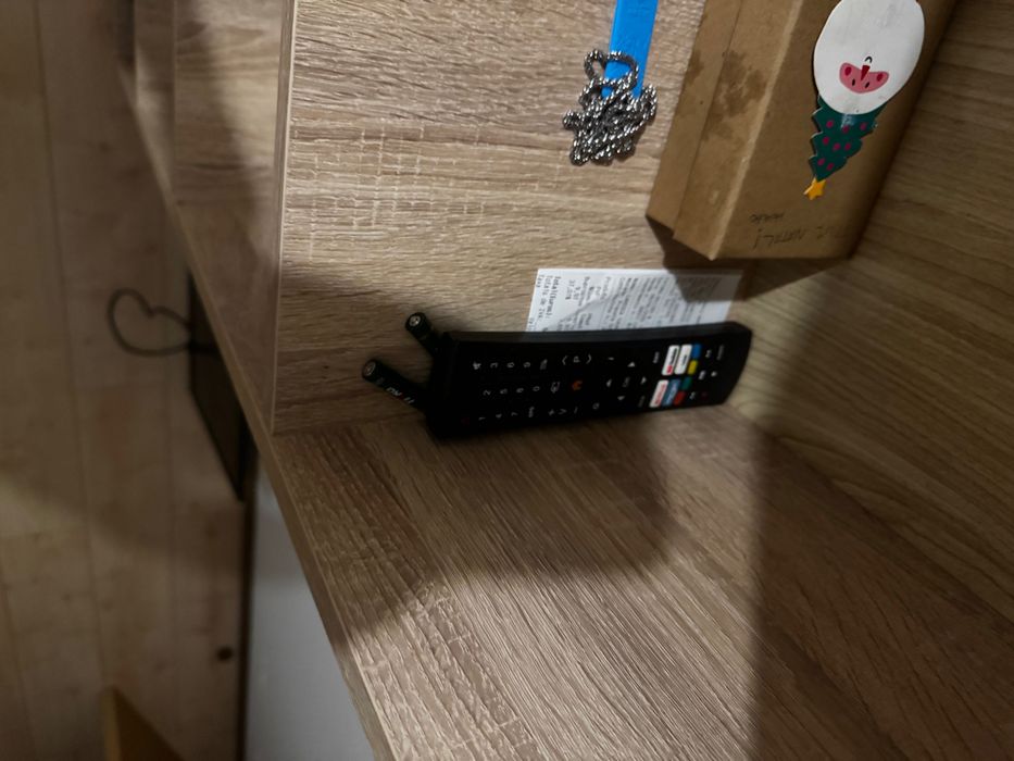 Smart TV quilive 32 polegadas com comando