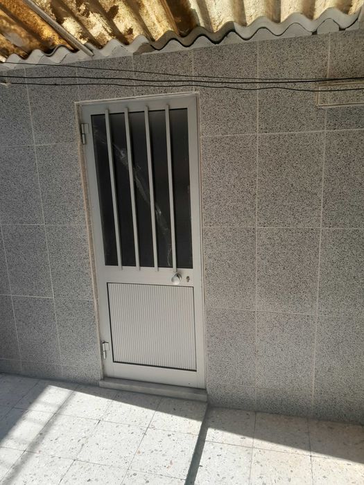 Alugo casa entrada imediata