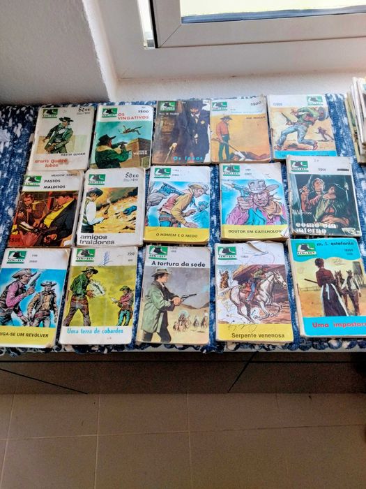 Livros de bolso cow-boy e