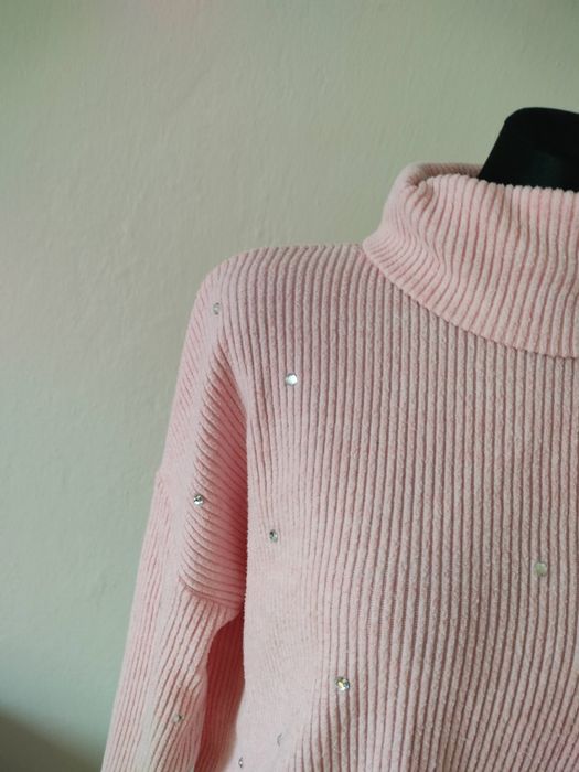 Różowy sweter sweterek z koralikami M