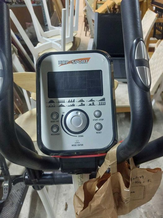 Orbitrek stacjonarny firmy HOP SPORT