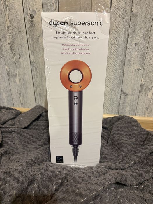 Suszarka Dyson , prawie jak nowa .