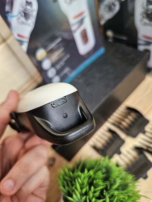 Професійна машинка стрижки голови vgr 699 тример бороди трімер вгр