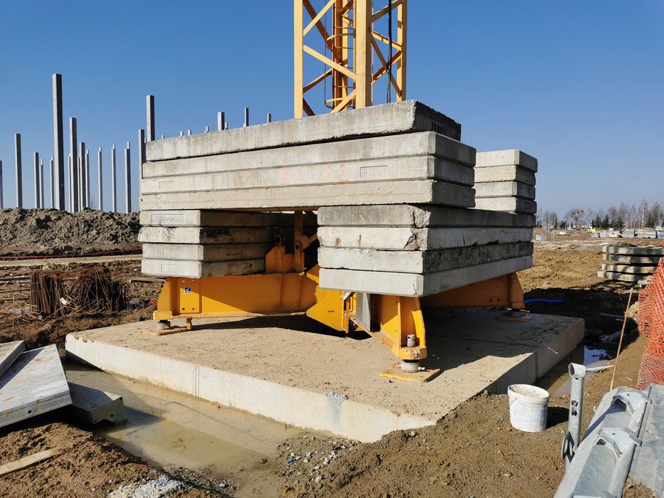 Dźwig budowlany, żuraw budowlany do wynajęcia