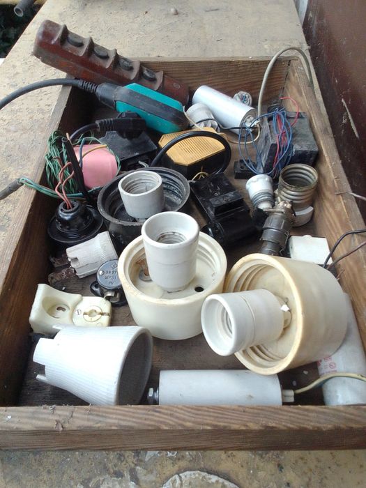 Ізолятори ТФ-20 .Продаю 13 шт. одним лотом .