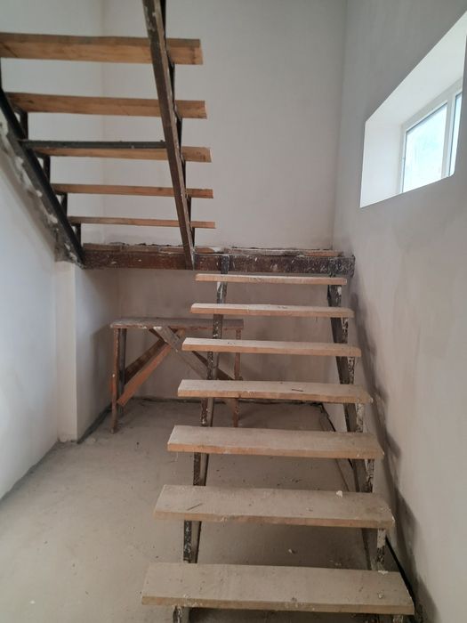 Продається будинок на 2 сім' їв с. Байківці