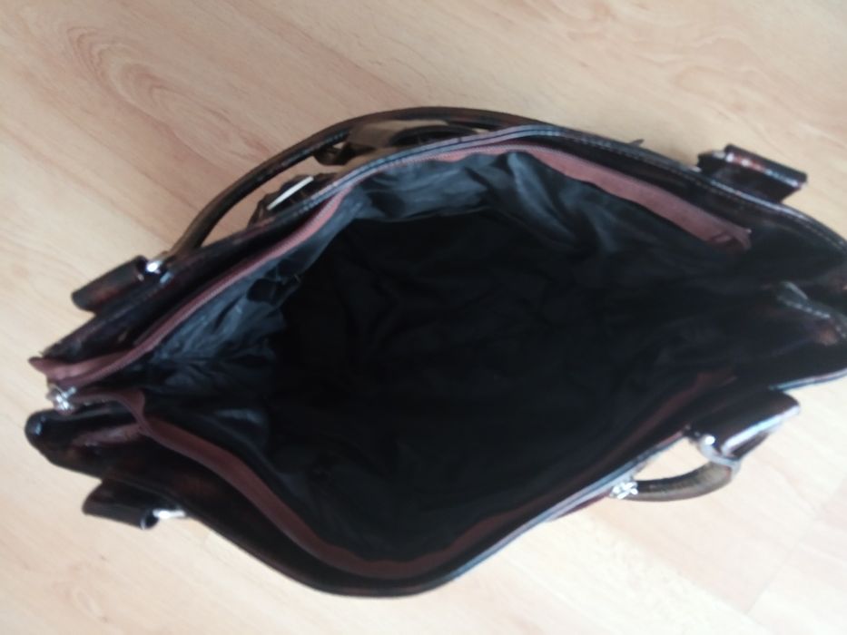 Sprzedam nową torebkę lakierowaną