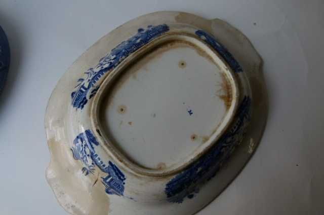 Willow-patterned serving tray with lid426076894062202883