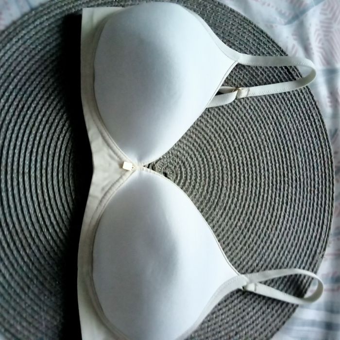 Biustonosz miękki Triumph Body Make-up 70C