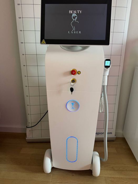 Profesjonalny laser diodowy 1600W – 3 długości fali 755/808/1064 nm
