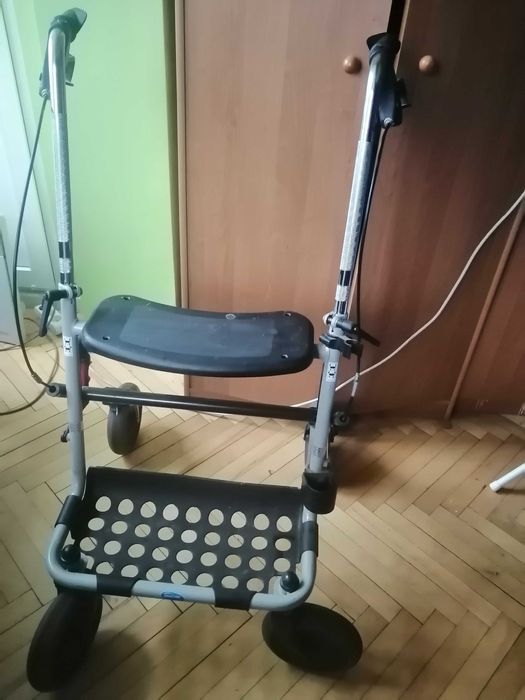 Коляска- ходунки для дорослих