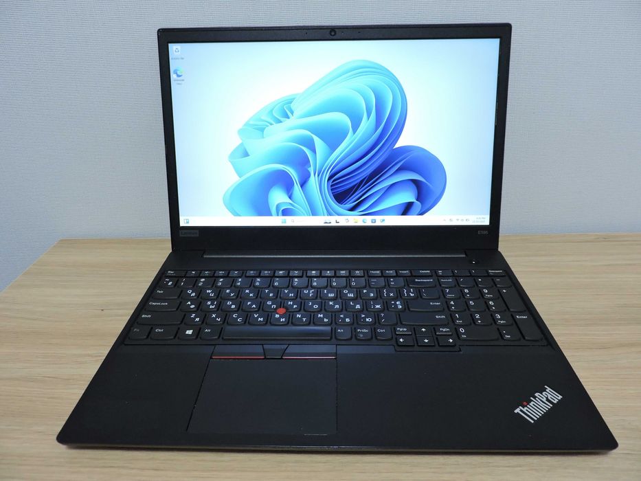 Lenovo Thinkpad E595/15.6"Full HD IPS/Ryzen 7 3700U/24GB/256GB/Vega