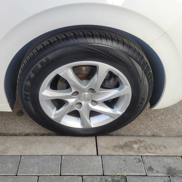 Peugeot   208    sprowadzony